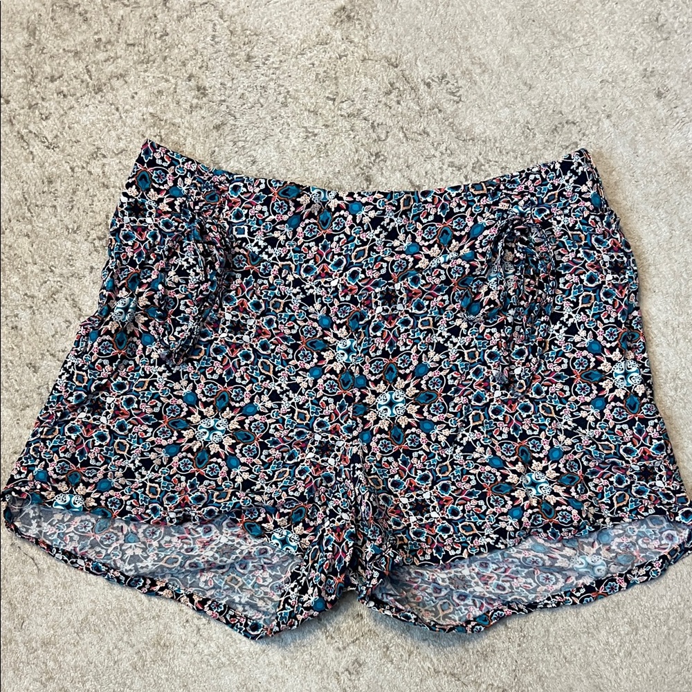 Maurices Floral Patterned Women's Shorts - small